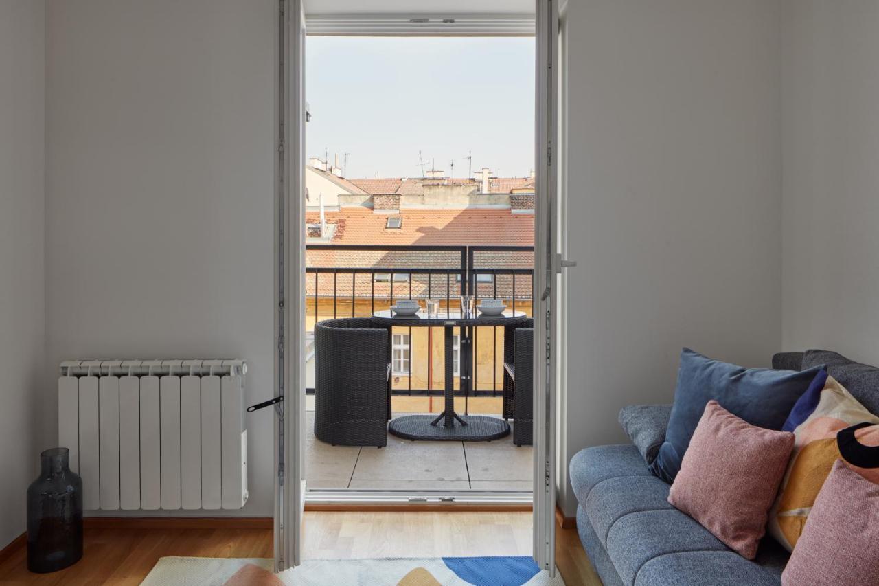 Bright Apartment In New Town By Prague Days Екстер'єр фото