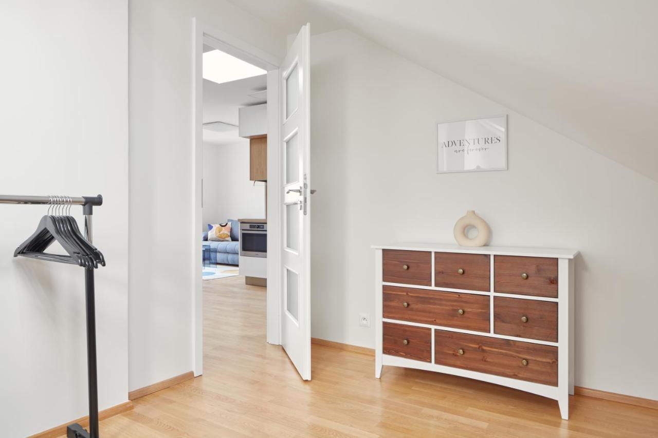 Bright Apartment In New Town By Prague Days Екстер'єр фото