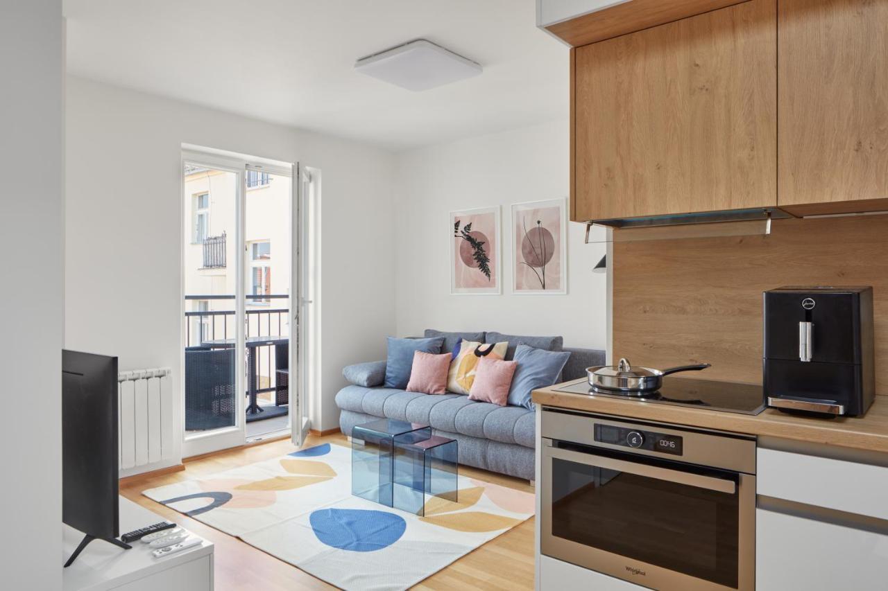 Bright Apartment In New Town By Prague Days Екстер'єр фото